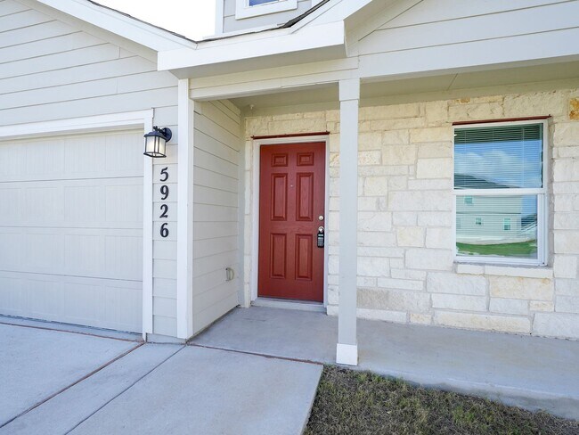 Photo - Spacious 4-bedroom, 2-bath located in Summerhill subdivision