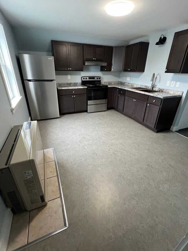 Photo - 17 Pleasant St Unit 4