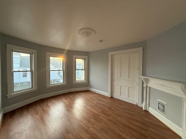Photo - 642 William St Unit 2