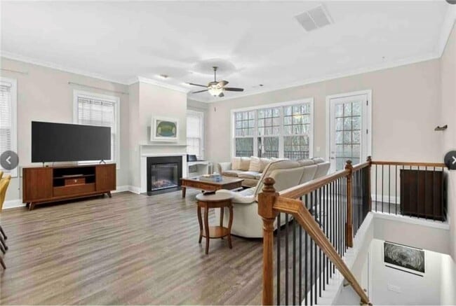 Photo - 2407 Tenor Ln