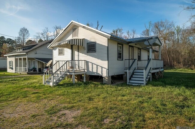 Building Photo - 30184 Smith Dr