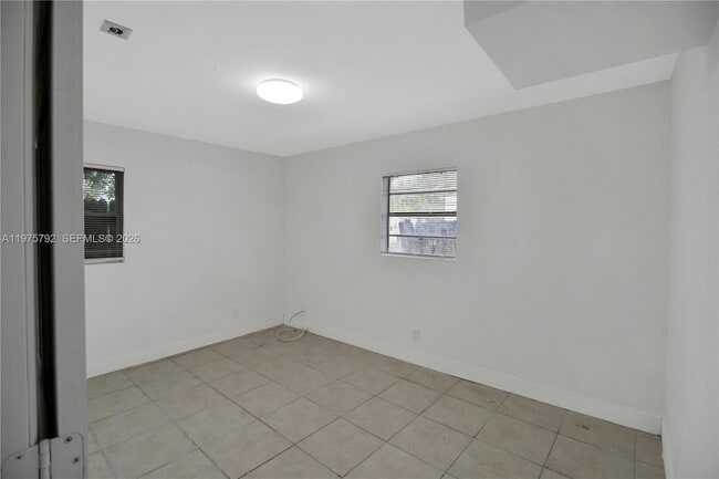 Photo - 1160 W 26th Ct Unit D