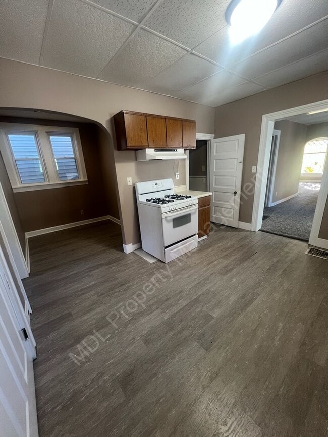 Building Photo - 1104 Court St Unit 1