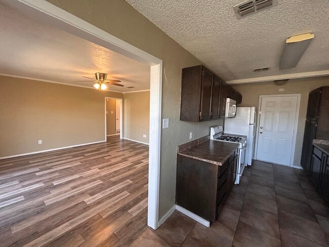 Photo - 6508 25th St