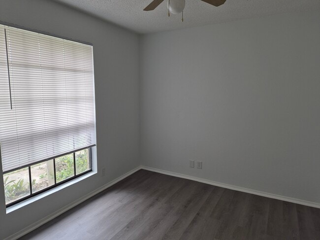 Master Bedroom - 1104 Woodlief Trl