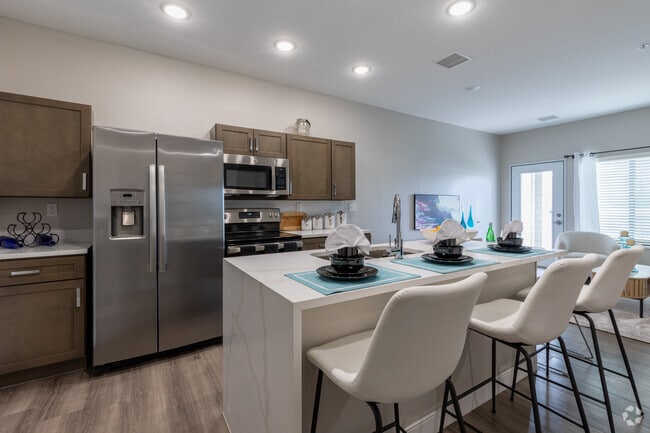 2BR, 1BA - 867SF - Kitchen