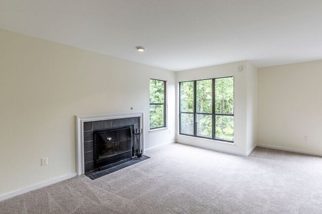 Photo - 358 S Pantops Dr