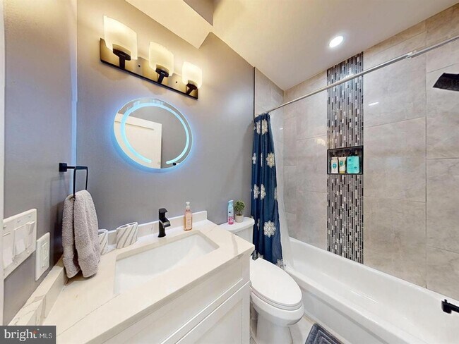 Photo - 927 Kennedy St NW Unit 303