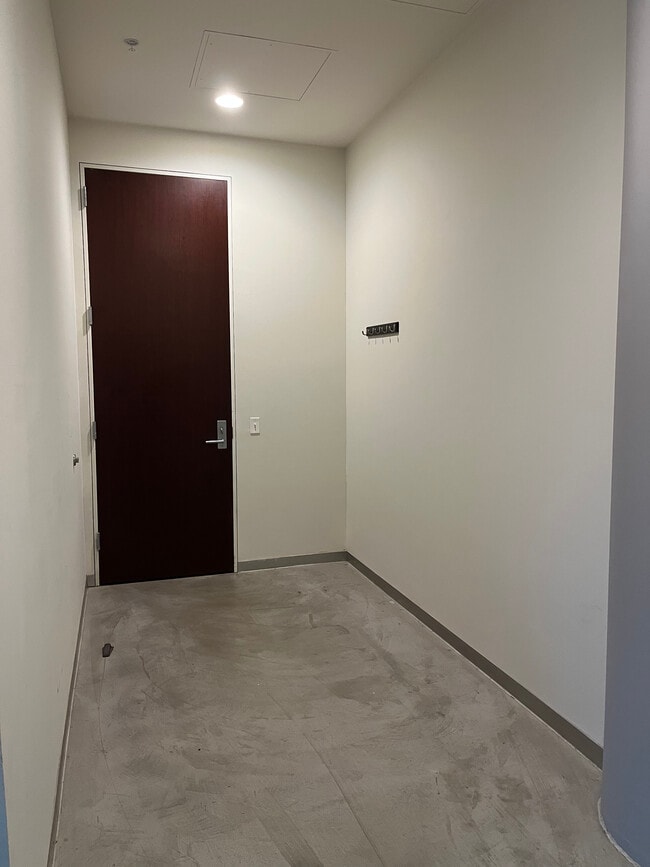 Entry Door/Foyer - 5601 Smetana Dr Unit 306