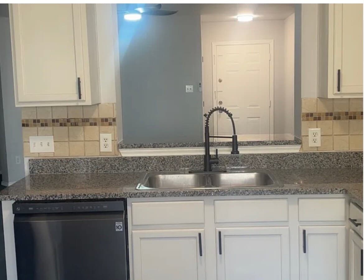 Photo - 1028 Doras Dr