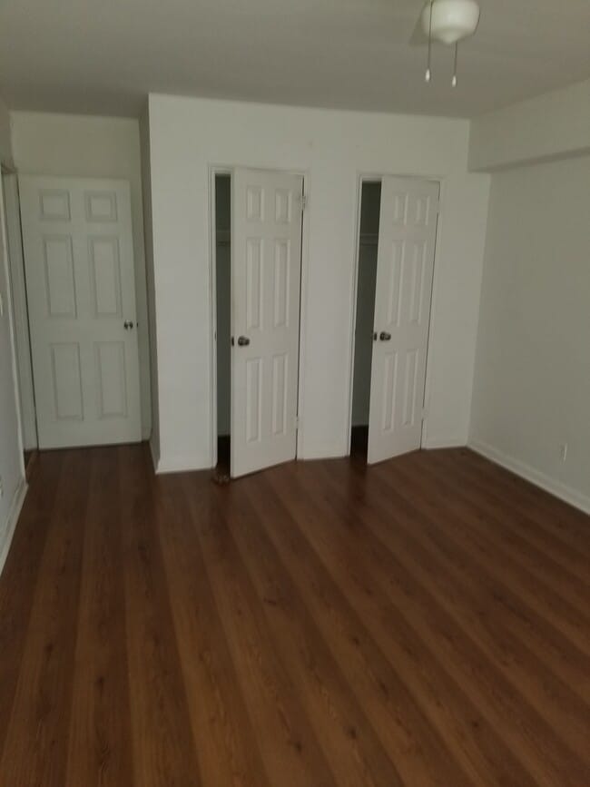 Building Photo - 3 Sadore Ln Unit 3Z