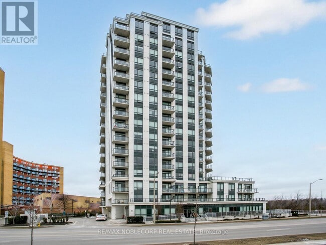 Photo - 840 Queens Plate Dr