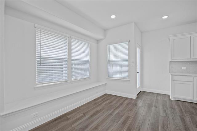 Photo - 191 Town Pk Ave