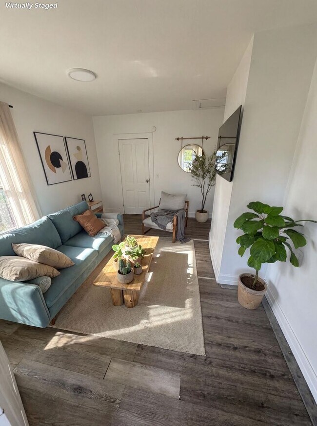 Photo - 6th St Unit 123