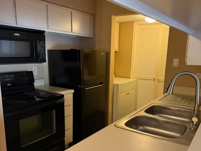 Building Photo - 9000 Bissonnet St Unit 512