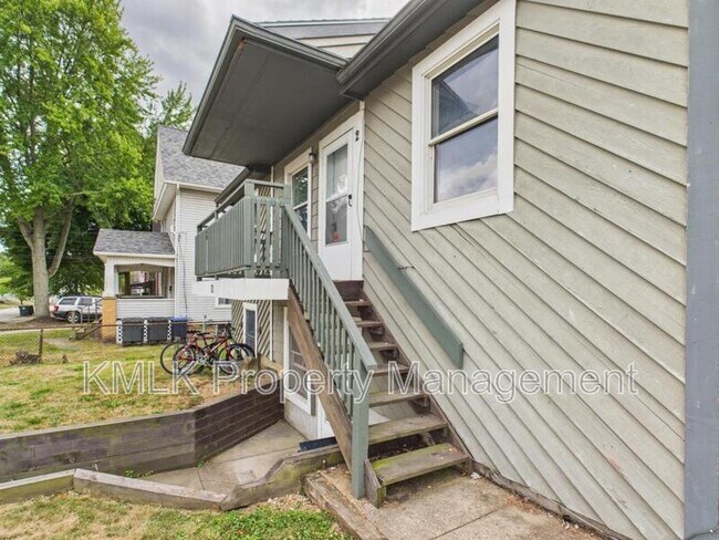 Photo - 456 Allyn St