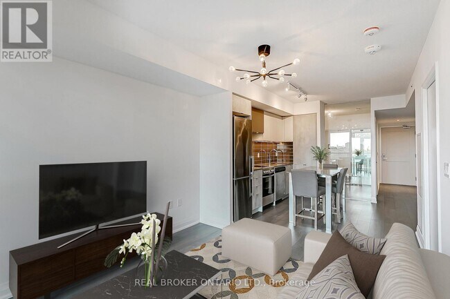 Photo - 26 Gibbs Rd Unité 832