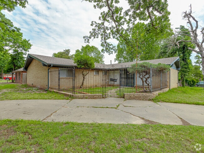Building Photo - 1700 N Alexander Ln Rental