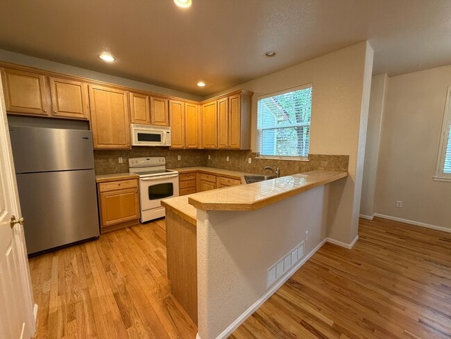 Photo - 5162 Southern Cross Ln Unit B