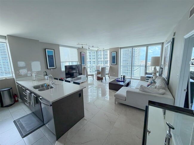 Photo - 500 Brickell Ave Unit 3001