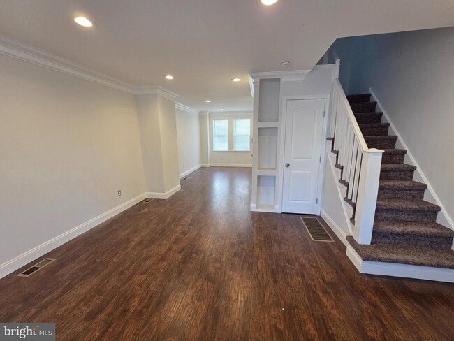 Photo - 5259 Akron St