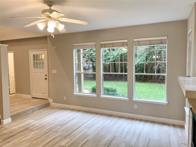 Photo - 66 Scarlet Woods Ct