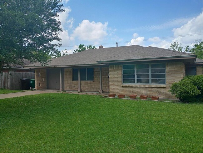 Photo - 4034 McDermed Dr Casa