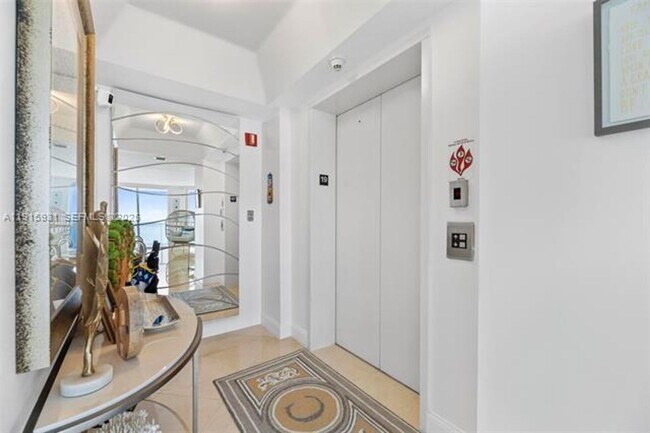 Photo - 18671 Collins Ave Unidad 18671 Collins Ave # 1902