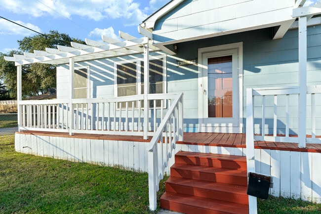 Photo - 103 Cosgrove St