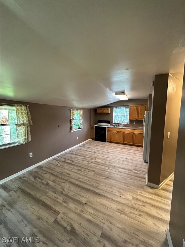 Photo - 18301 Slater Rd