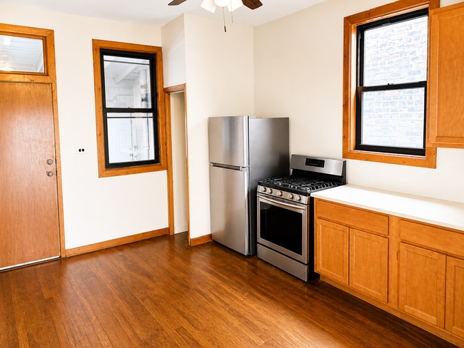 Photo - 2825 N Milwaukee Ave Unit 1