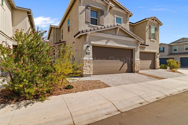 Photo - 5062 E Hartford Ave