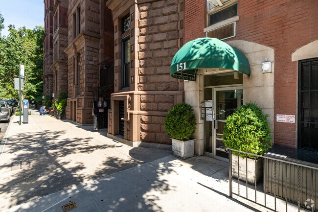 Entrance - 151 E 20th St