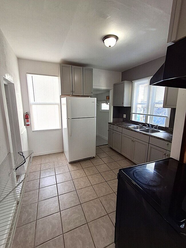 Photo - 1079-1 Herrera 609-611 W 8th St. Unit 609