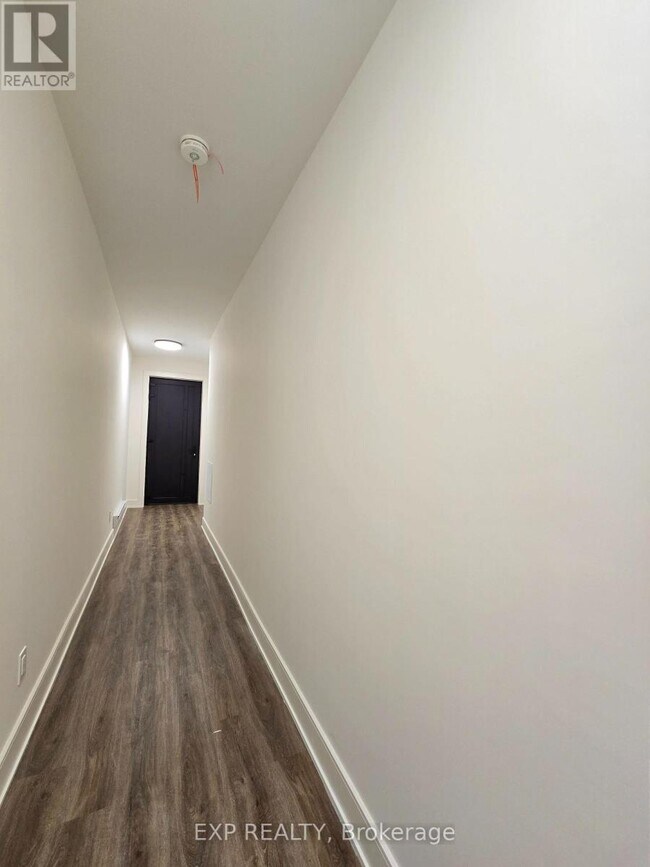 Photo - 114 Everett Cmn