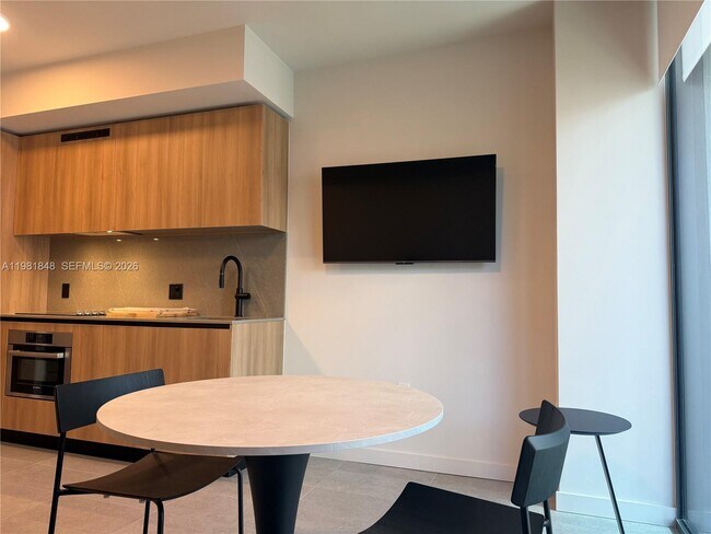 Photo - 121 NE 5th St Unit 912A