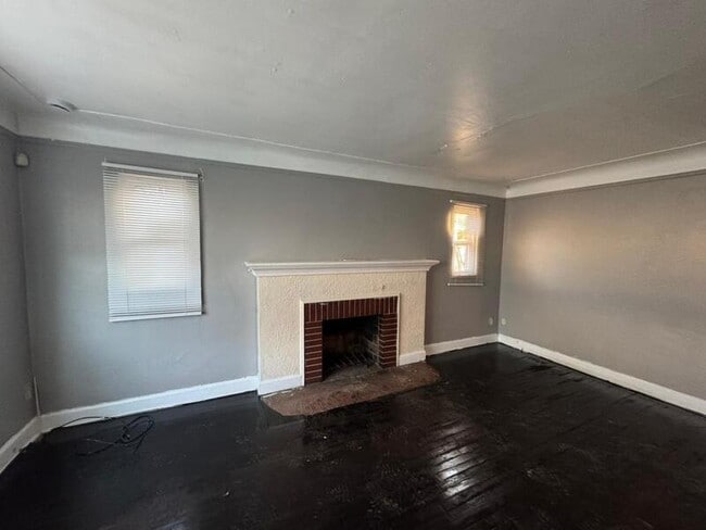Photo - 15375 Prevost St