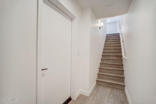 Photo - 3725 E Earll Dr