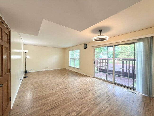 Photo - 1464 Farrington Ln