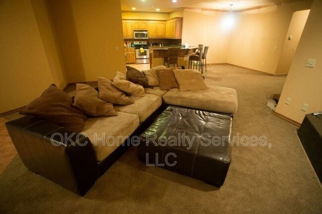 Photo - 1101 Golden Leaf Dr