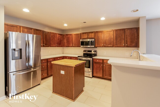 Photo - 512 Evening Shade Dr