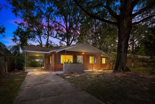 Beautiful 3 Bedroom 2 Bathroom - Beautiful 3 Bedroom 2 Bathroom House