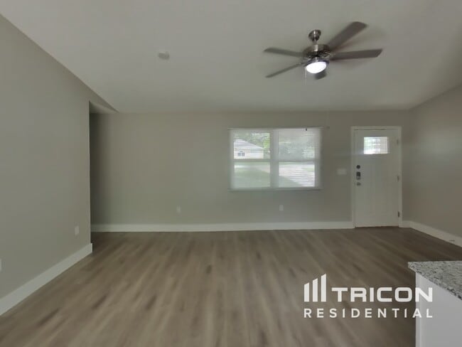 Photo - 6623 Freeport Dr