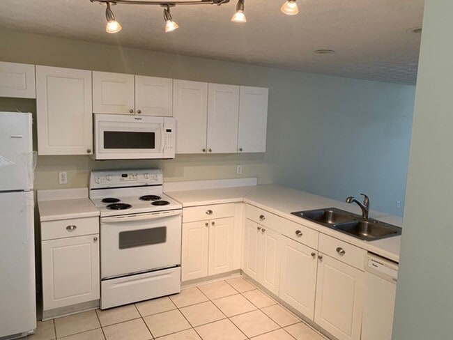 Photo - Donahue Crossing