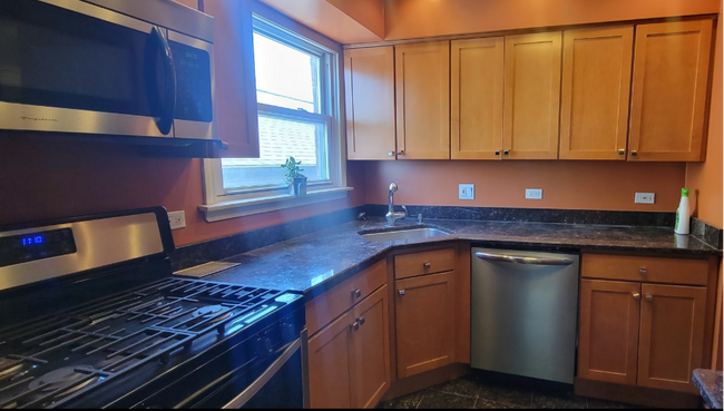 Photo - 6105 N Wolcott Ave Unidad 301