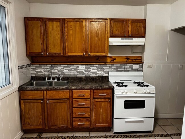 Photo - 1467 90th Ave W