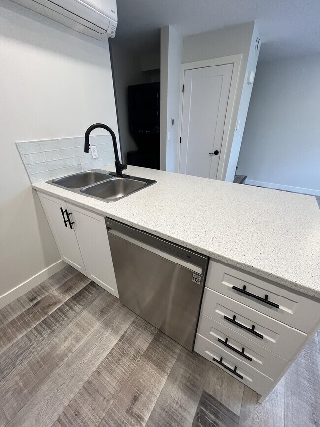 Photo - 1029 Burrows Ave