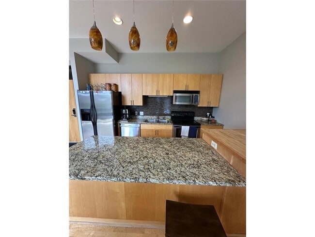 Building Photo - 9 W Franklin Ave Unit 306