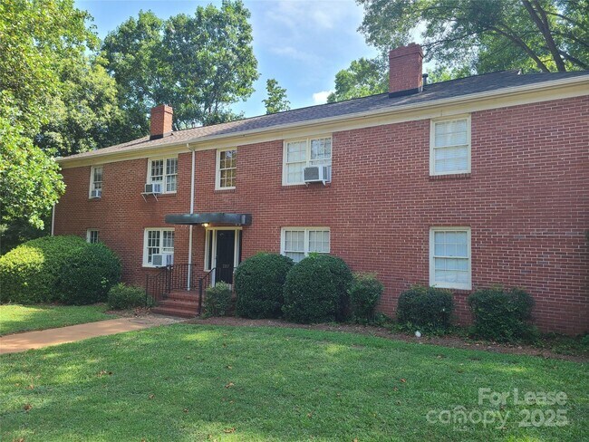 Building Photo - 2357 Sharon Rd Unit 1 Rental