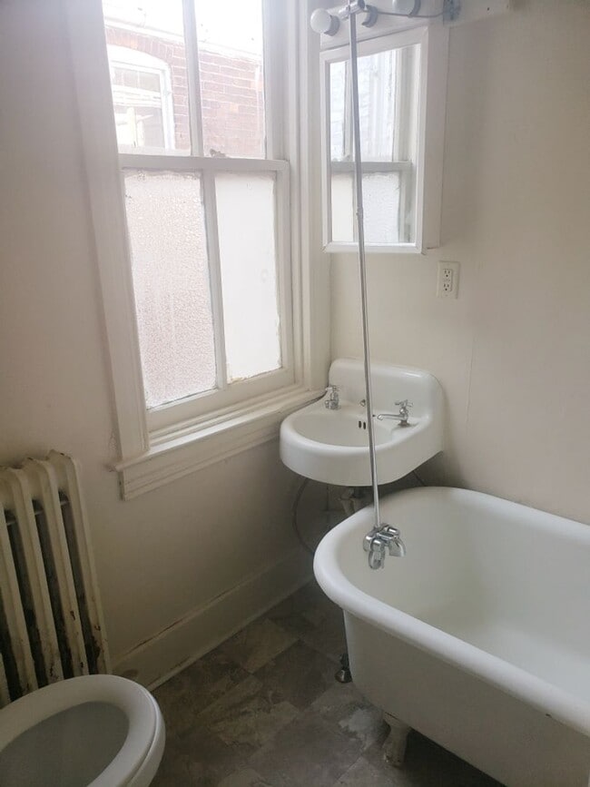 Photo - 643 Lincoln St Unidad 2nd Floor